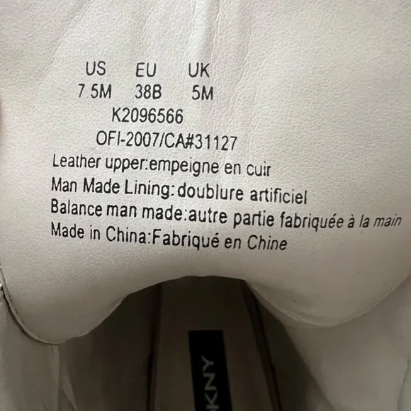 DKNY - Picture 2 of 3